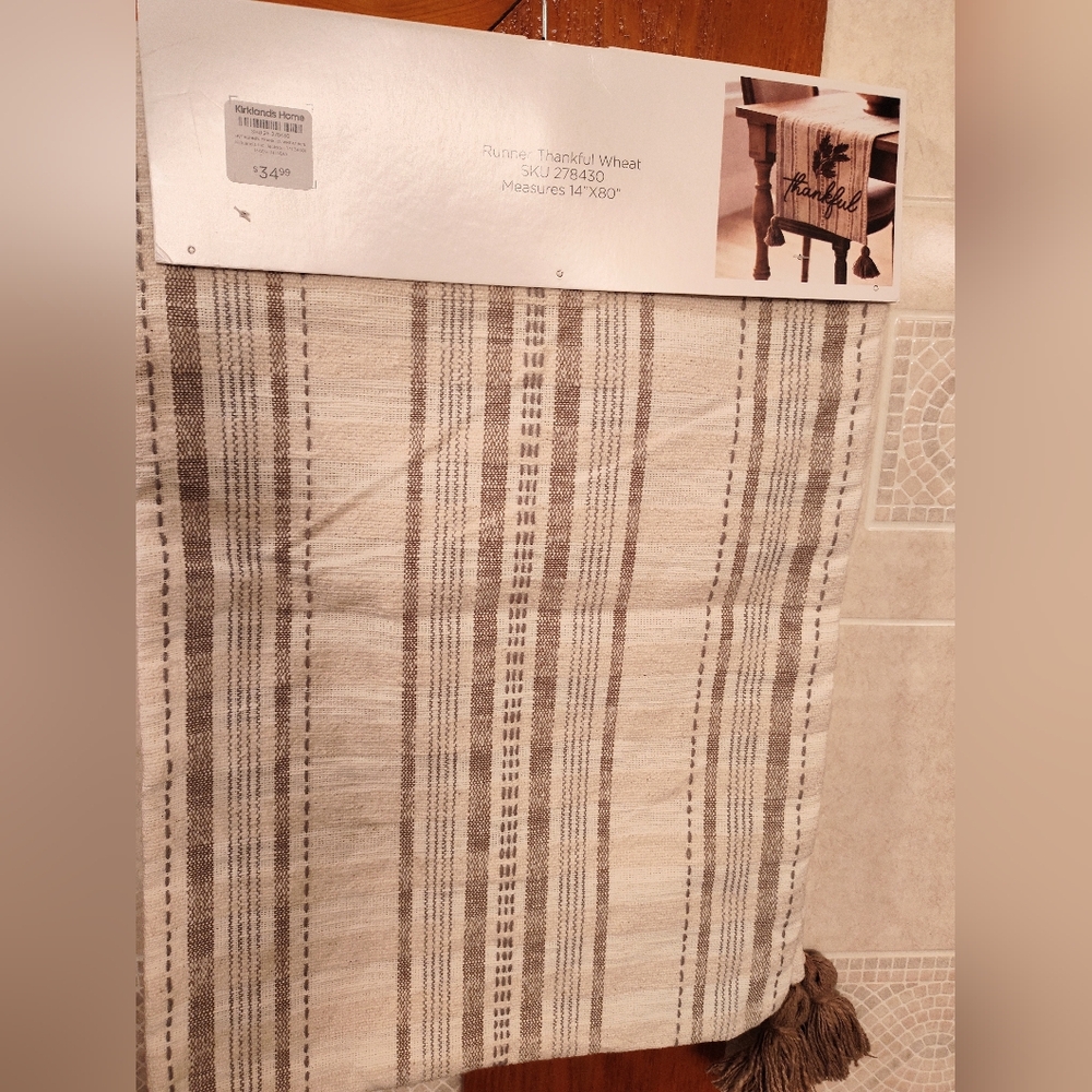 KIRKLAND'S TABLE RUNNER - Picture 2 of 4